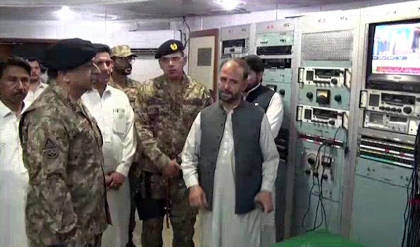 Peshawar Corps Commander visits Radio Pakistan, briefed about losses