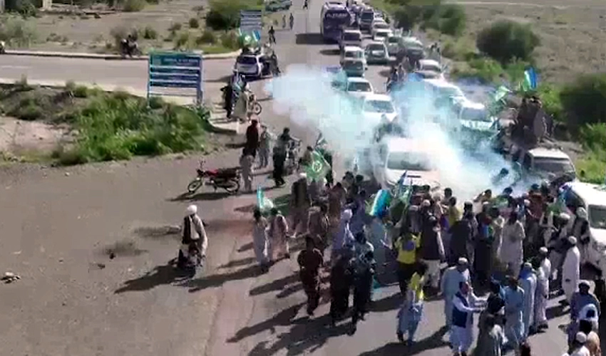 JI ameer Sirajul Haq miraculously survives suicide attack on convoy in Zhob