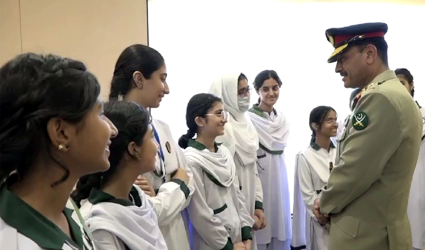 COAS Asim Munir holds informal meeting with children in school