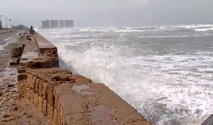 Cyclone Biparjoy won't hit Karachi, starts impacting coastal areas