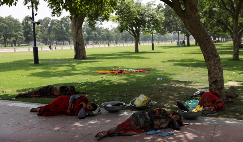 80 die as temperature soars in India