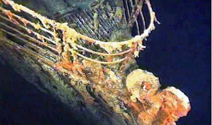 Search for missing Titanic sub like 'going into space'