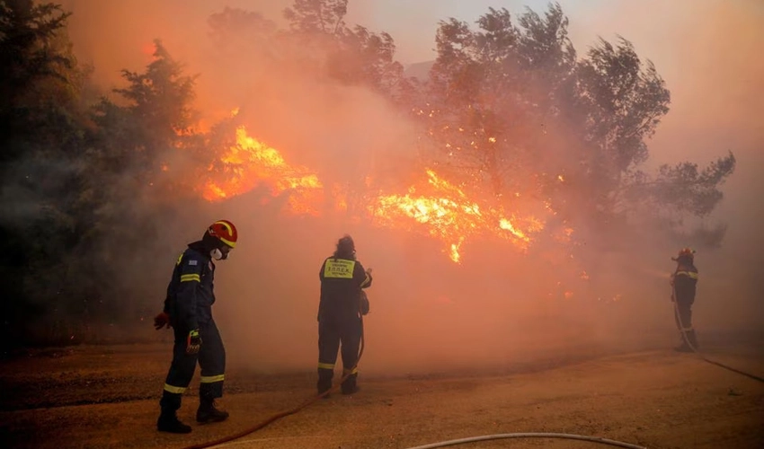 Greece faces new heatwave as wildfires rage