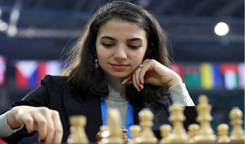 Iranian chess player who removed hijab gets Spanish citizenship