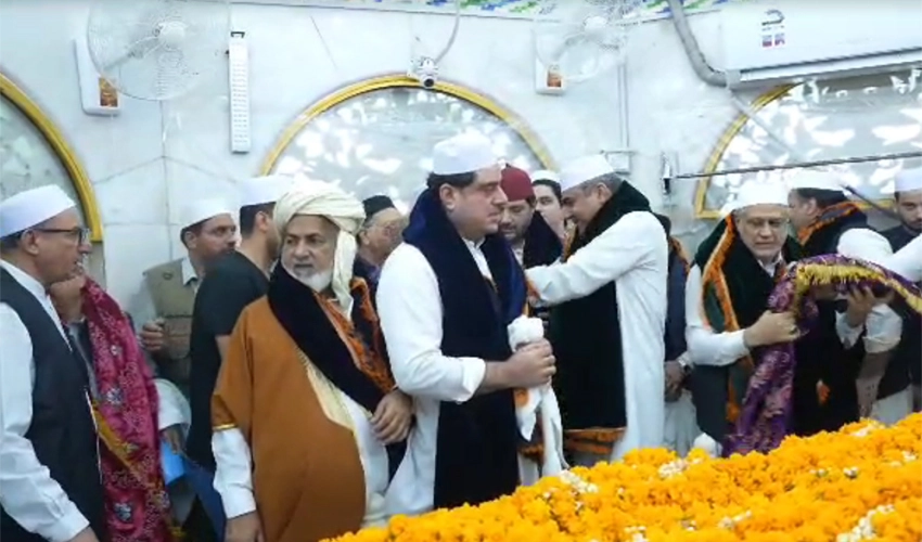 Annual 'Ghusal' ceremony performed at shrine of Hazrat Data Gunj Bukhsh