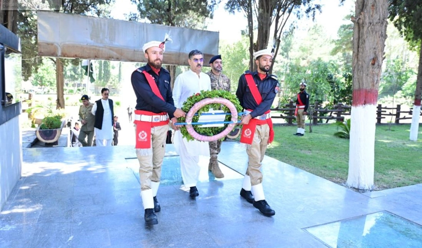 Caretaker PM Kakar lays wreath on martyrs’ monument in Gilgit