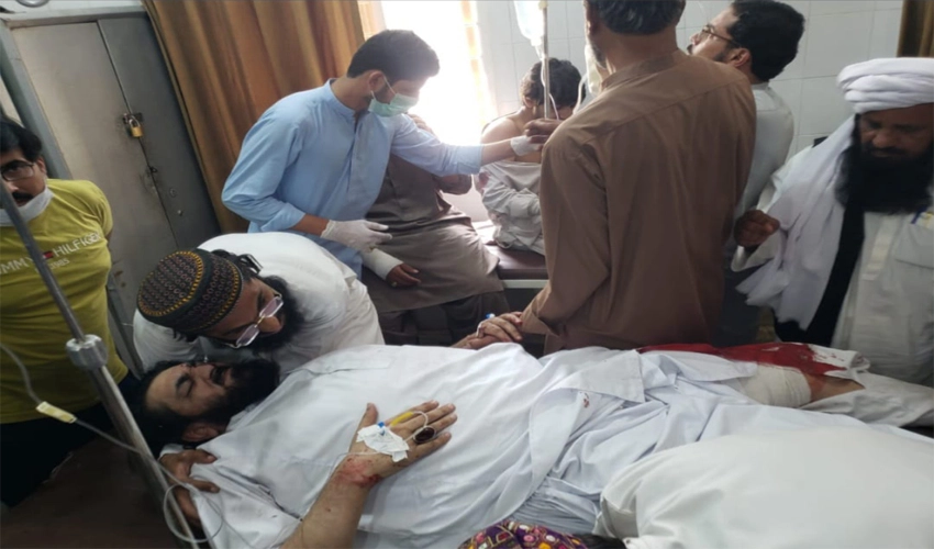 JUI-F leader Hafiz Hamadullah among six injured in Mastung blast