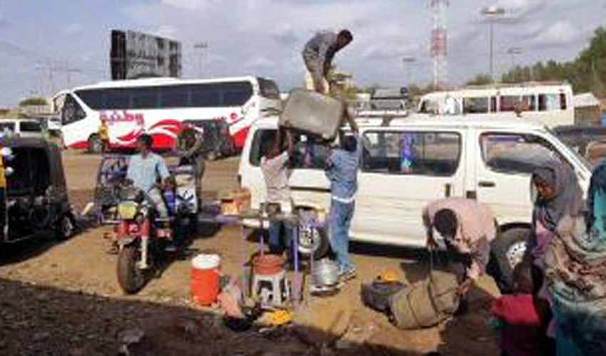 Thousands flee Sudan town as war grips country's south