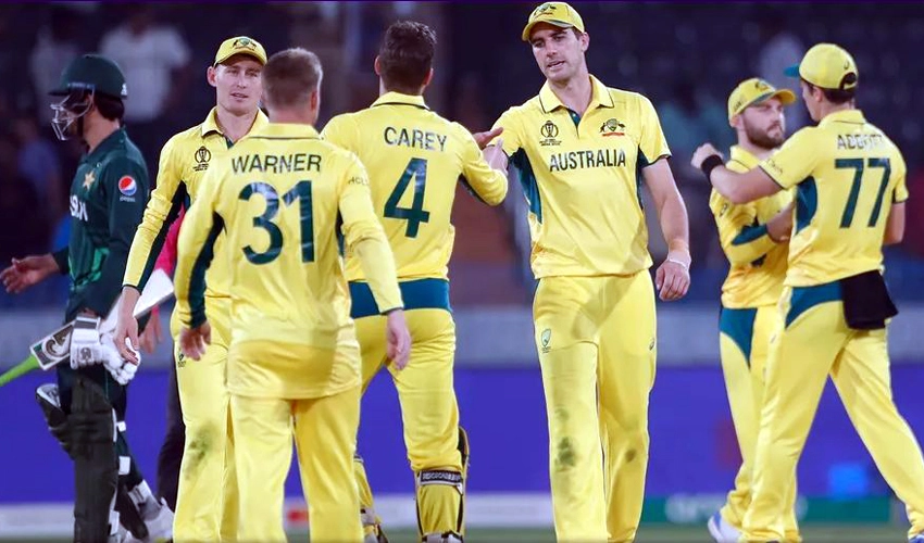 Australia edge Pakistan in World Cup warm-up