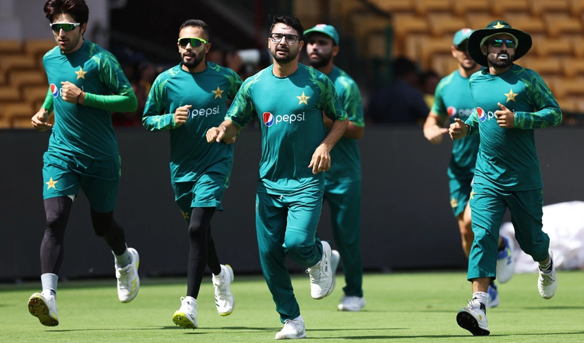 Pakistan aim to secure semi-final place in World Cup clash with Black Caps