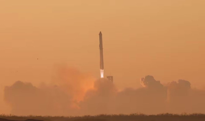 SpaceX Starship launch presumed failed minutes after reaching space