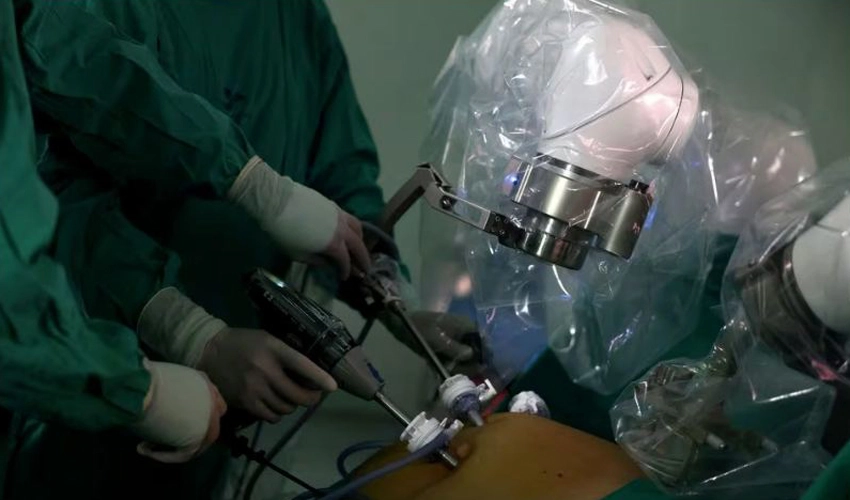 Magnetic surgical robot makes international debut in Chile hospital