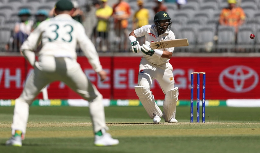 Australia build big lead over Pakistan as Lyon moves to 499 Test wickets