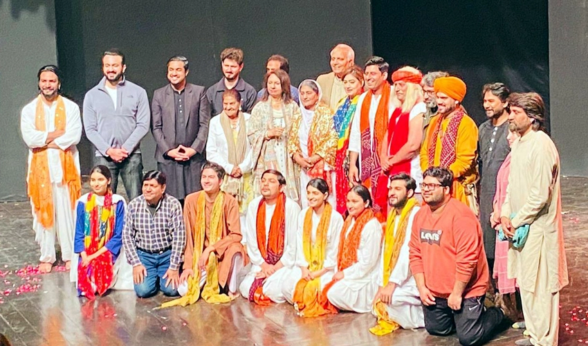 Ajoka presents inspiring performance for international audience at Alhamra