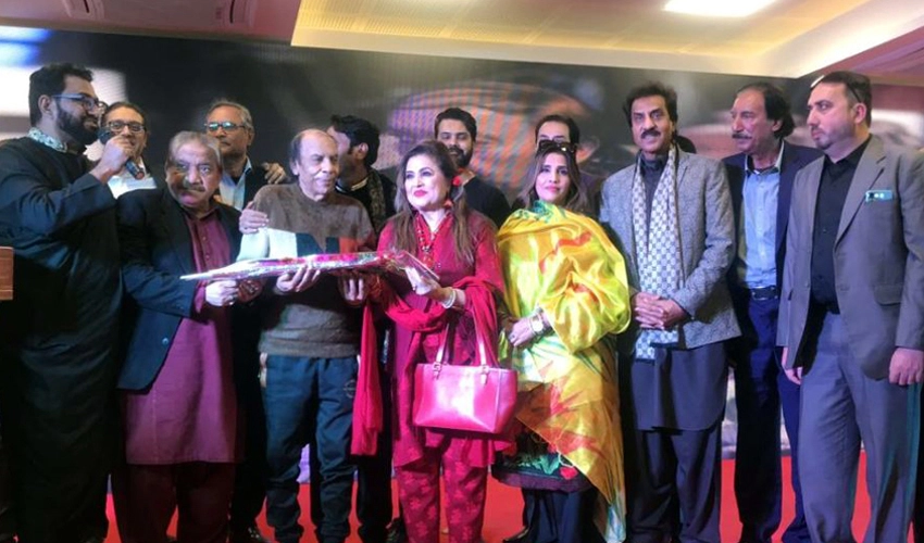 Tributes paid to singers and artists at colourful ceremony