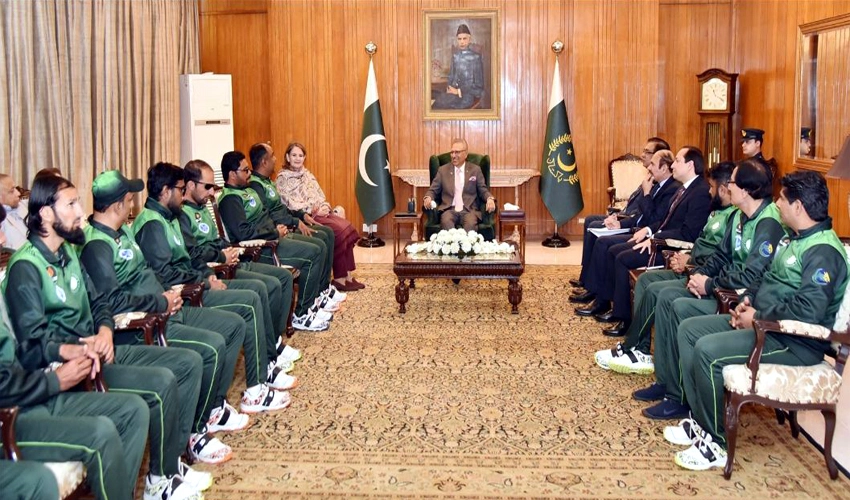 President Arif Alvi lauds blind cricket team for bringing fame to Pakistan