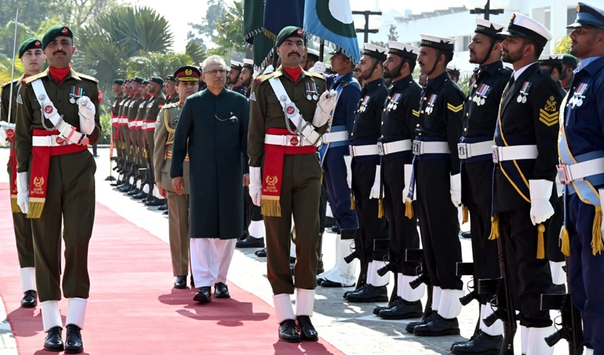 President Arif Alvi completes constitutional term, presented farewell guard of honour