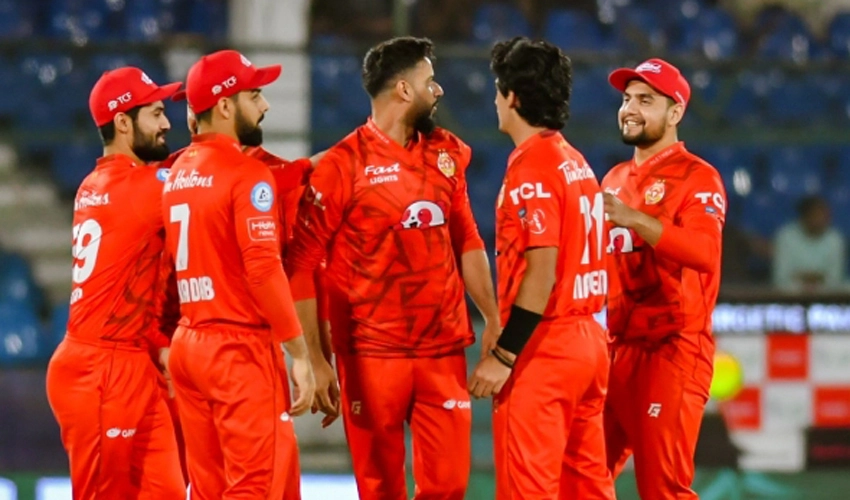 Imad inspires Islamabad United to step up as Gladiators crash out of PSL 9