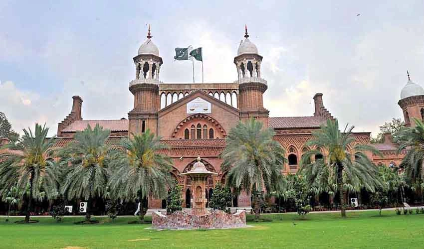 LHC issues non-bailable arrest warrants for Moonis Elahi’s wife