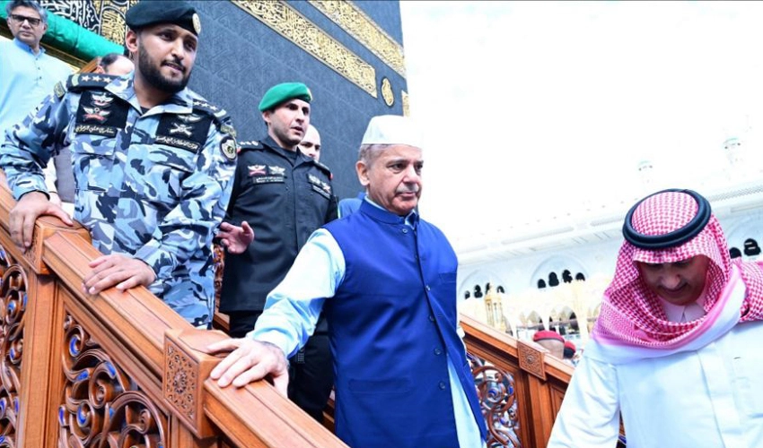 PM performs Umrah, prays for country’s progress and oppressed Kashmiris & Palestinians