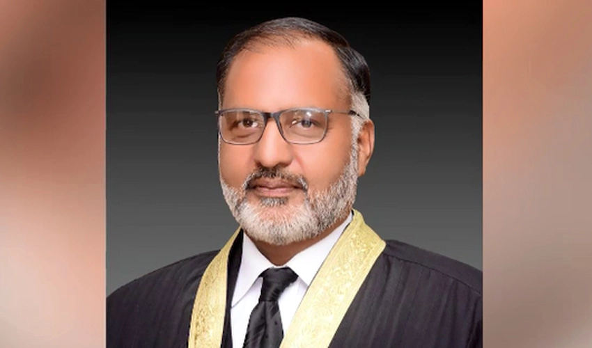 President Asif Zardari approves retirement notification of Justice Shaukat Aziz Siddiqui