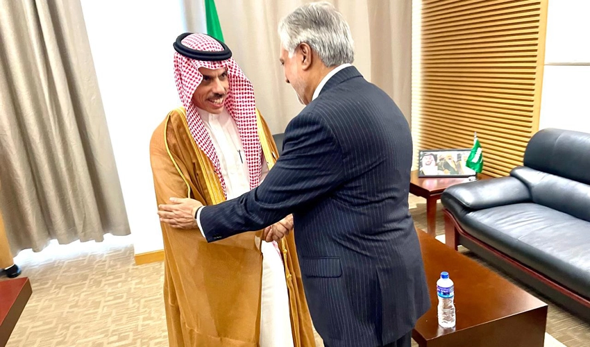 FM, Saudi counterpart reaffirm resolve to further enhance Saudi investments in Pakistan