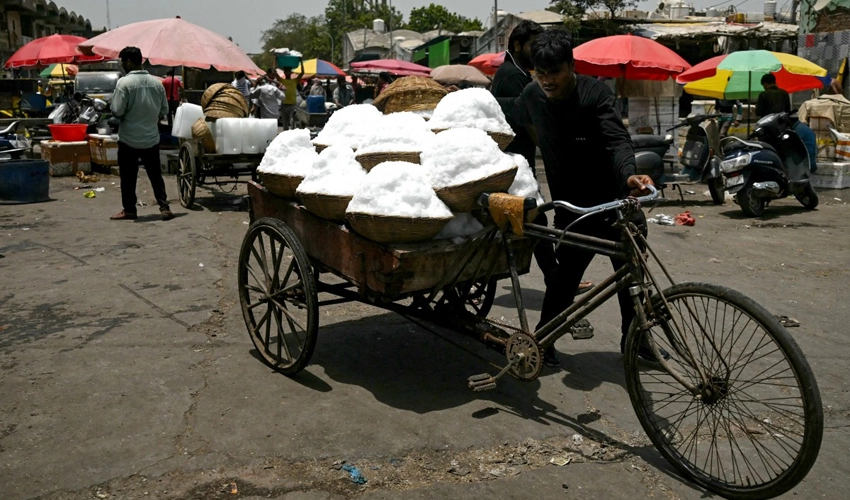 Delhi temperature soars to highest ever of 52.3 Celsius in India