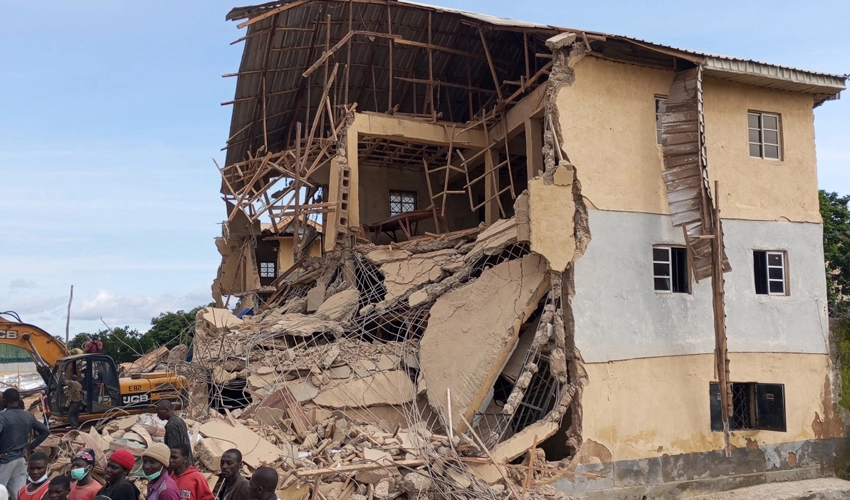 Nigeria school collapse kills 22, scores injured