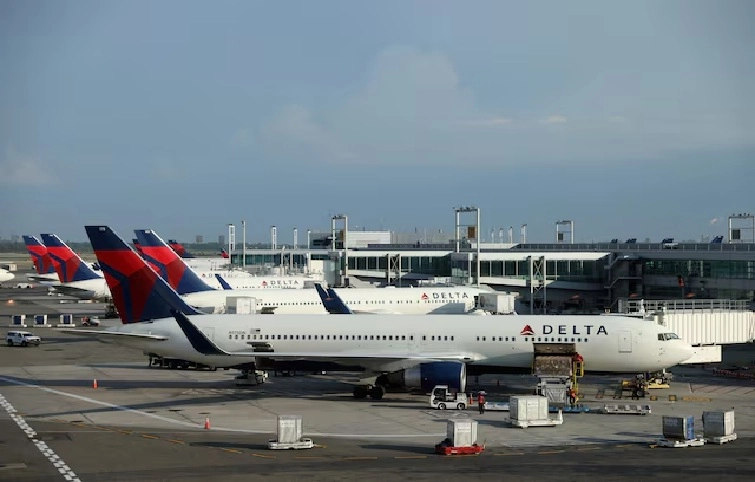 Air Canada says govt should be ready to prevent pilots from striking